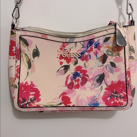 BNWOT Guess watercolour Floral print Crossbody Bag - Picture 2 of 8